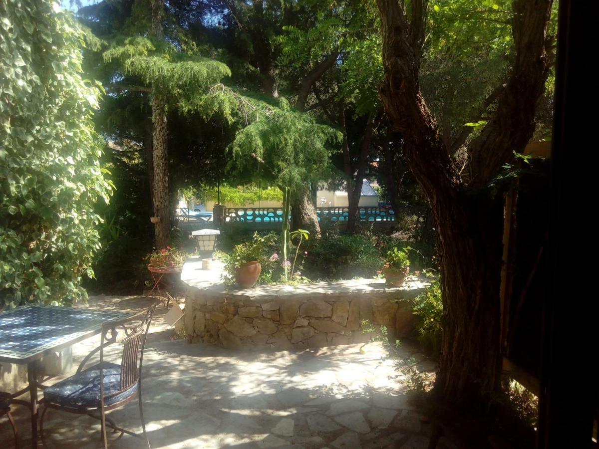Le Paradis De Valerie Сет Екстериор снимка